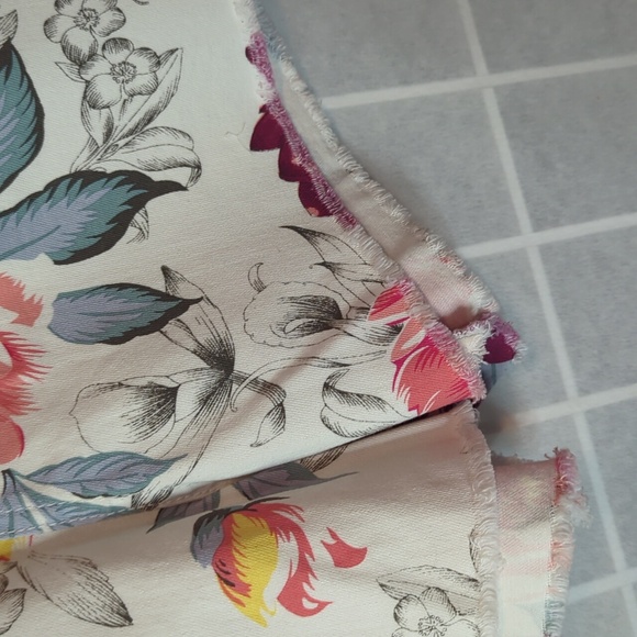 Kut from the Kloth Jane Short Floral Denim Raw Hem Cut Off High Rise - Picture 2 of 9